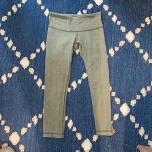 Lululemon Wunder Under Low Rise Crop Leggings
